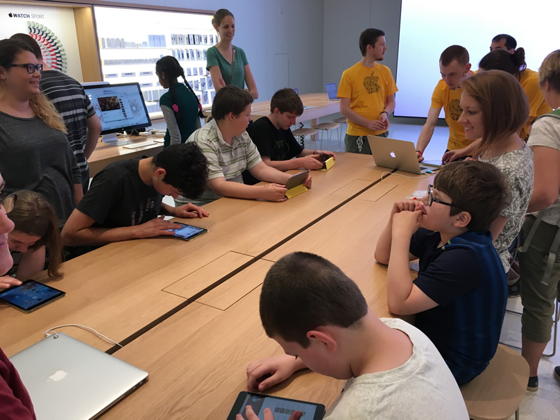 Apple Stores Give Students Opportunity to Share Their Voice